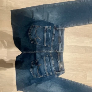 Ltb jeans valerie - Valerie modellen. Storlek 28/32. Köpta för en månad sen. Sparsamt använda.