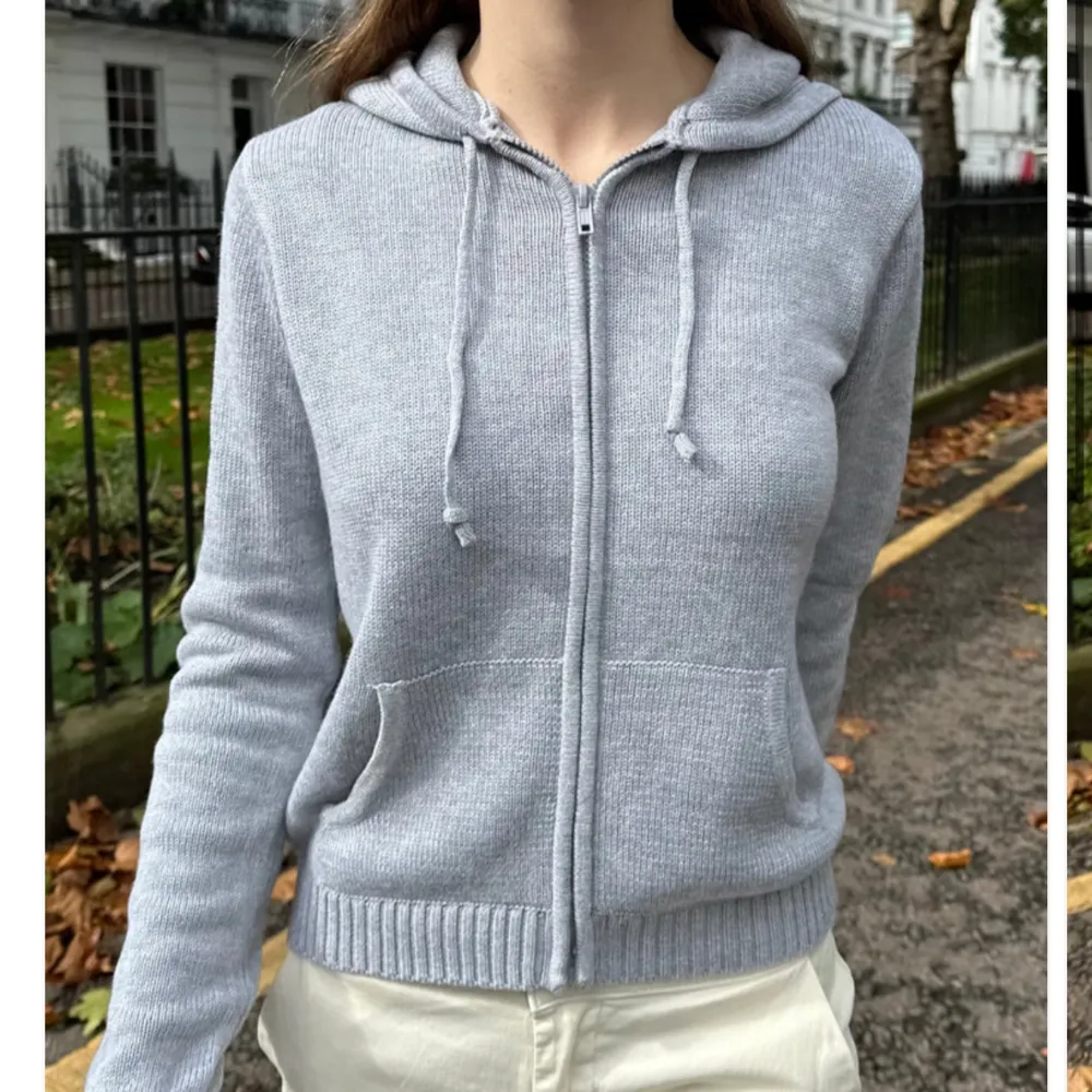 Alana zip-up hoodie från brandy melville, jätte tjockt & fint material, värmer verkligen en & inte alls tunn som de flesta koftorna kan vara ibland.använt ca 3 ggr men fortfarande i nyskick. kostar originellt 32£ på hemsidan 🩶 kan skicka fler bilder . Tröjor & Koftor.