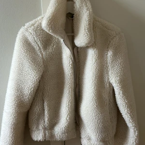 Teddyjacka - Teddyjacka från HM i stolek xs , använd cirka 2 ggr 