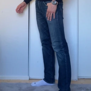Levis 502 - Säljer dessa schyssta 502 jeans, storlek: W32, L34, skick 7/10, inga defekter. Pris: 229 kr