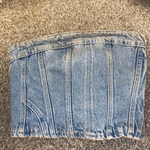 Jeans topp - Säljer min jätte fina jeans topp pga fel storlek❣️
