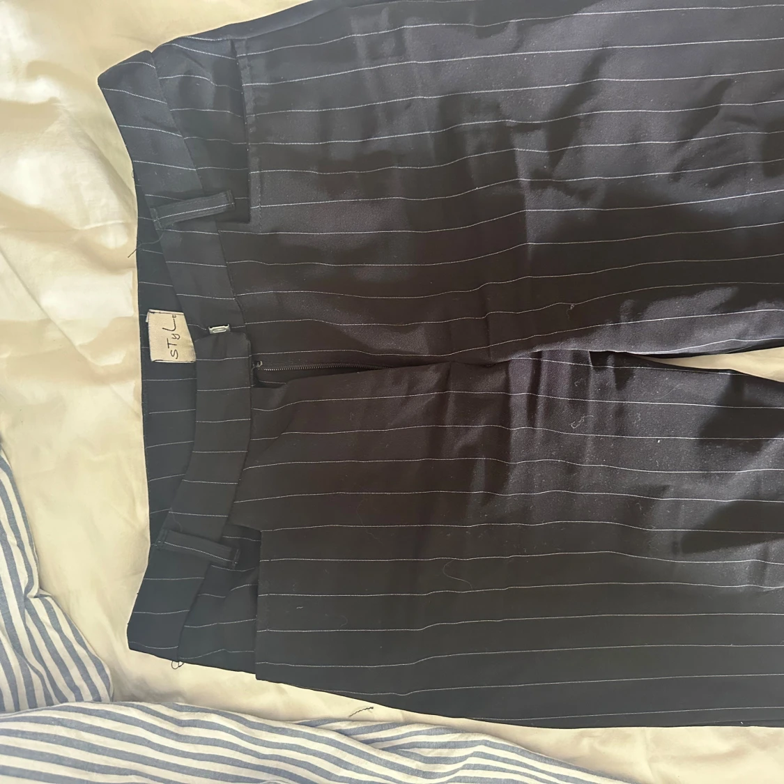 Svarta kostymbyxor  - 92