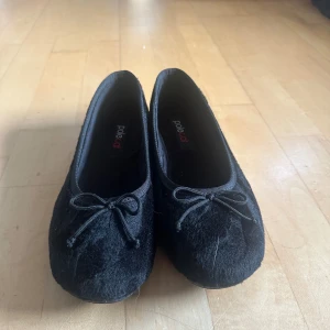 Ballerinaskor strl 38 - Jättefina ballerina skor använda en gång så i nysskick från Polecat