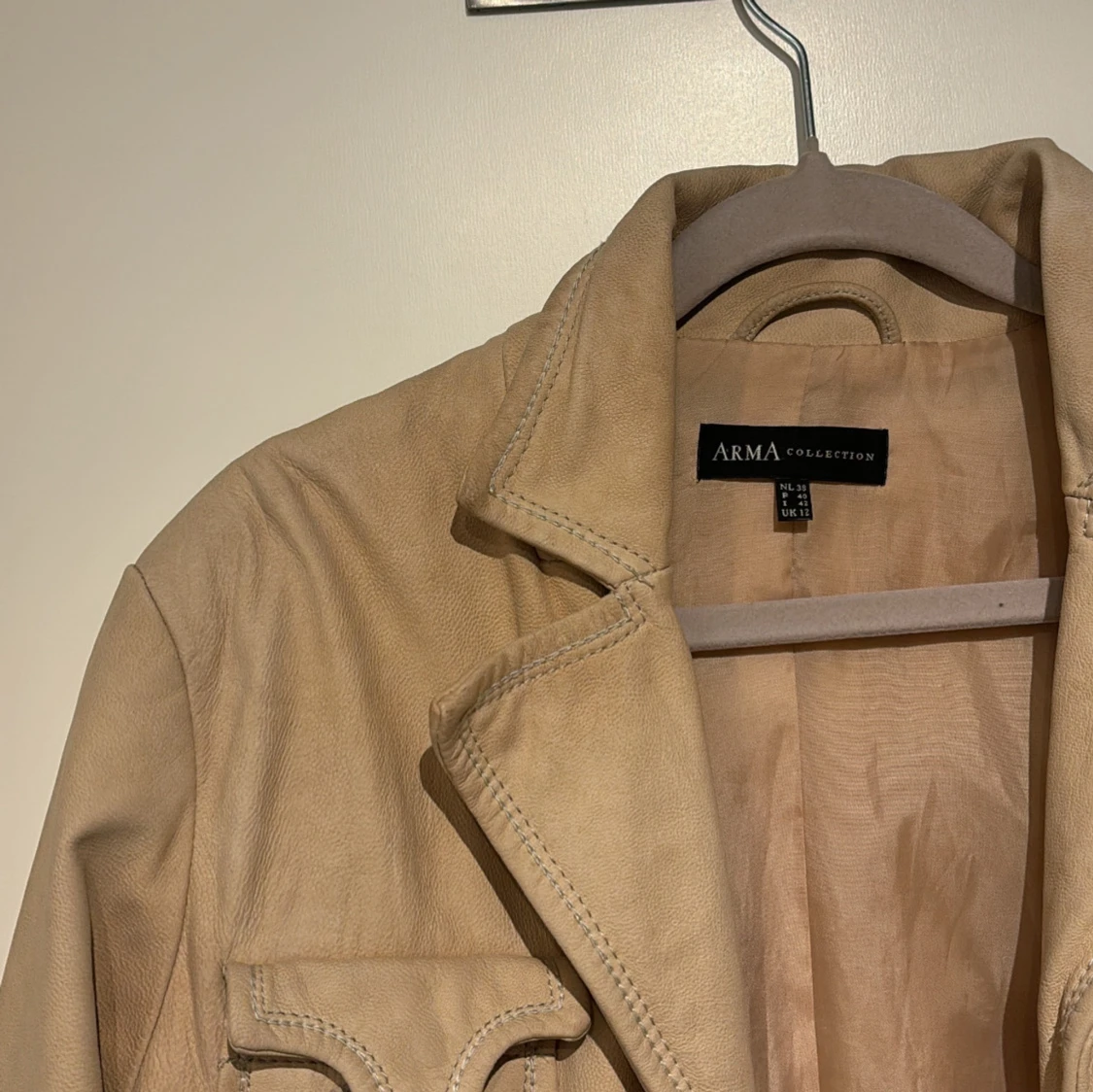 Beige skinnjacka  - 91