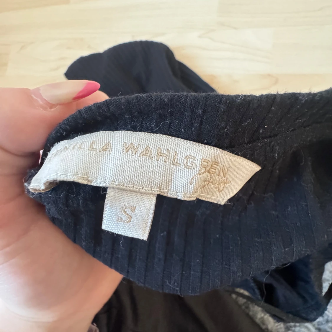 Svart topp från Pernilla Wahlgren - 2