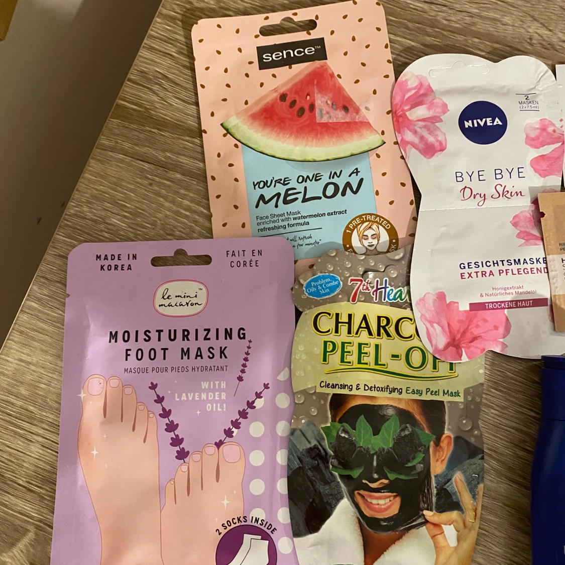 Hudvårdsprodukter från olika märken - 1