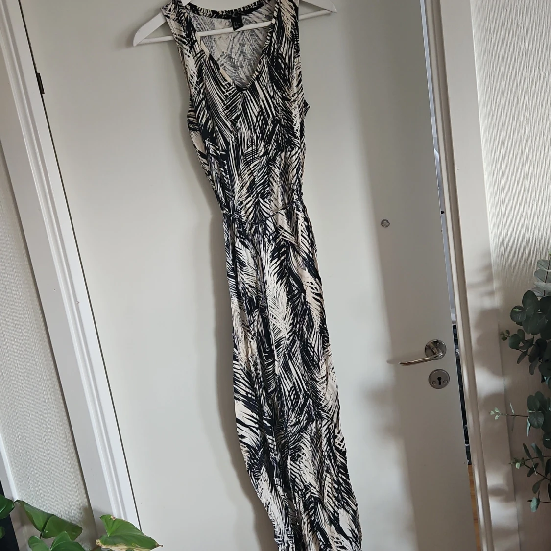 Mönstrad ärmlös klänning