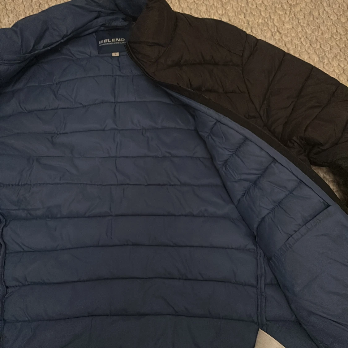 Svart pufferjacka från Blend - 3