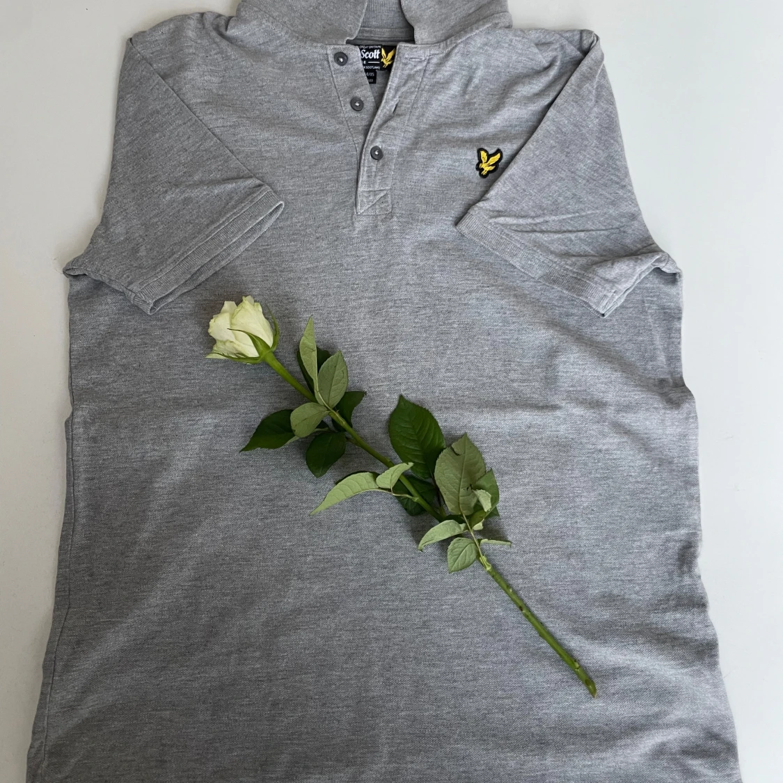 Grå pikétröja från Lyle & Scott - 2