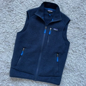 Patagonia väst  - Säljer denna otroligt fet patagonia västen! | Rikrigt fint skick utan defekter! | Storlek S. | Ställ gärna frågor innan du köper!