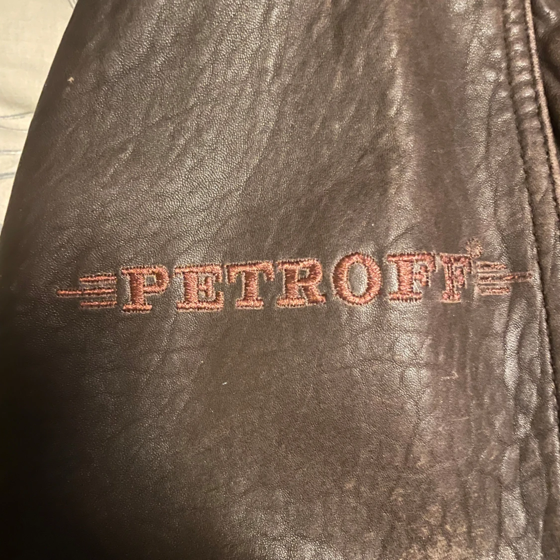 Brun skinnjacka från Petroff - 2