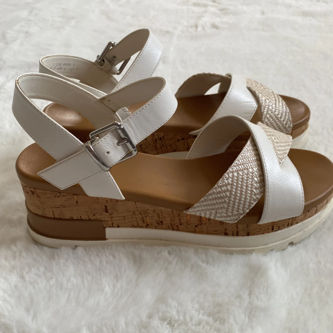 Vita sandaler från Graceland - 1