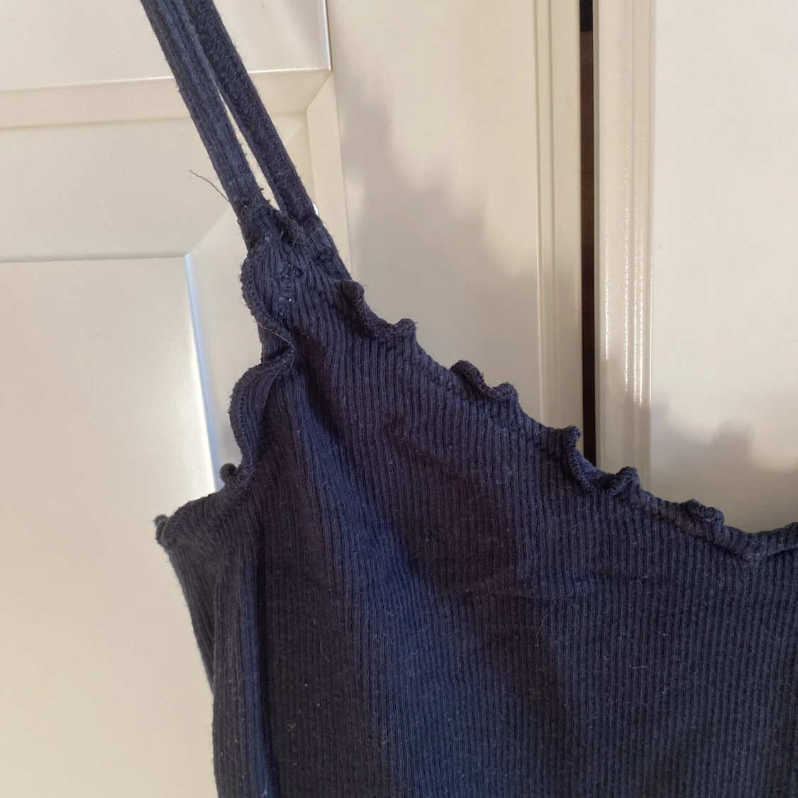 Svart ribbad linnetopp från Hollister  - 1