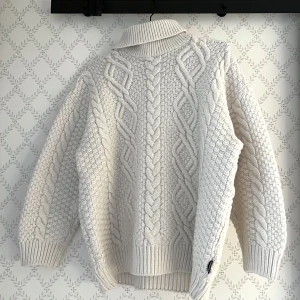 Tröja - Kabelstickad polotröja  S Unisex Bra skick  Ull