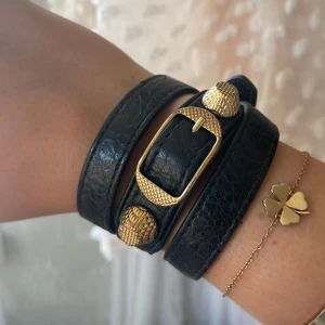 Balenciaga armband  - Balenciaga armbandet i storlek M 💕 
