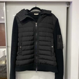 moncler cardigan - size xl fits like L very good conditin
