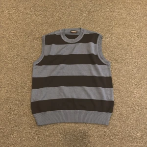 Sementa vest - Sementa vest, fin med en t shirt under