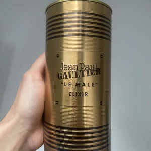 Jean Paul Gaultier Le Male Elixir - Säljer en helt ny jean paul parfym som bara har prövats, dvs bara 2-3 sprayar har tagits. 