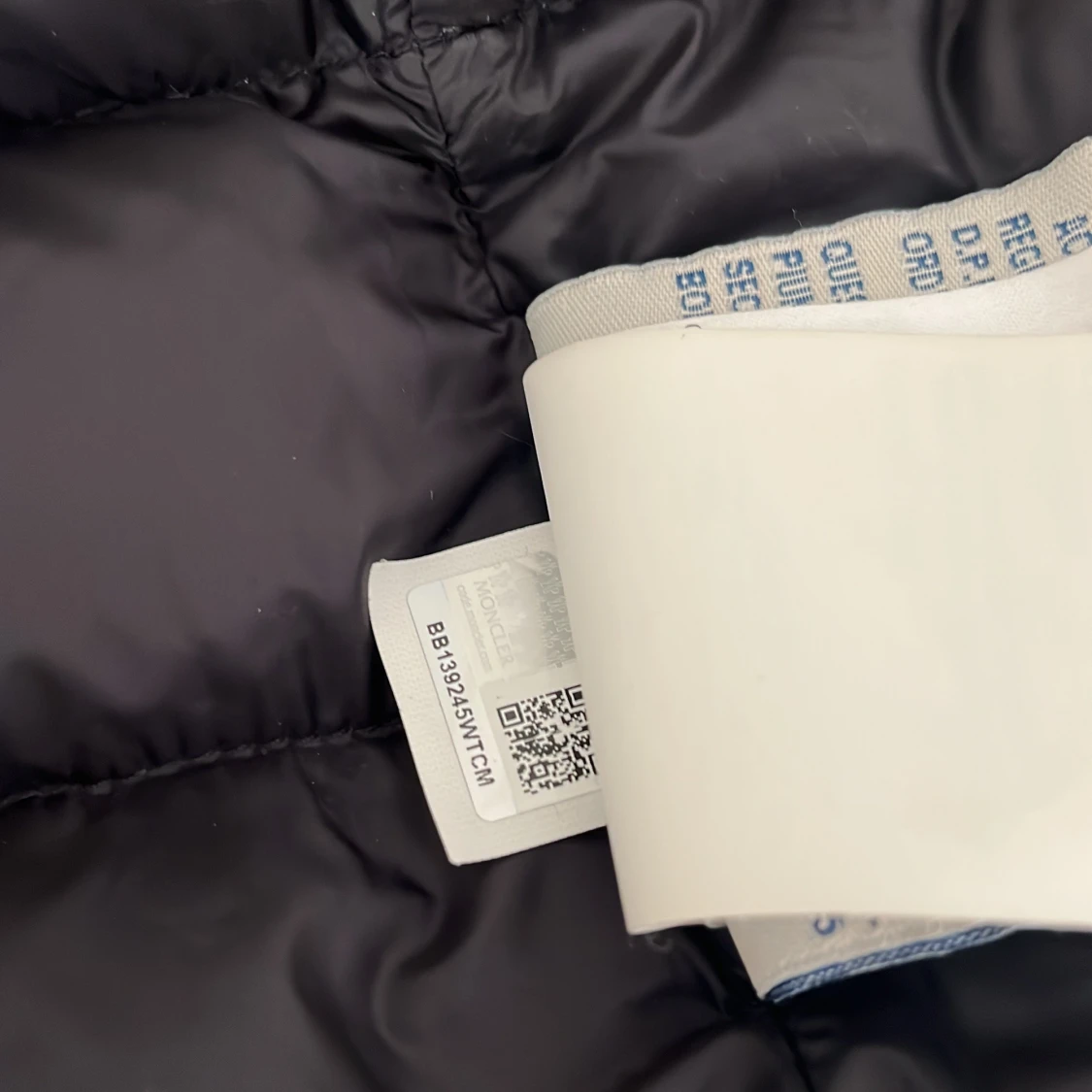 Moncler Cardigan - 92