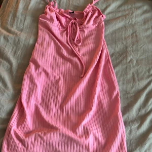 Klänning - Aldrig använd 