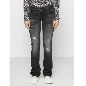 SÖKER Ltb jeans - Söker dessa Ltb jeans i storlek W 26-28 L 32-34💗 Kontakta mig om ni säljer dom eller känner någon som säljer dom💕