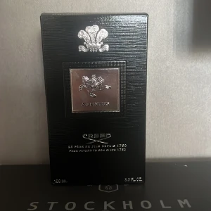 Creed kartong  - Säljer en creed kartong 