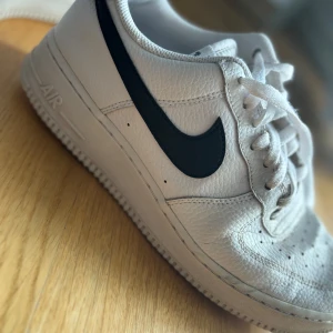 Nike Air Force 1 - storlek 42 (Bättre skick) Lite creases 