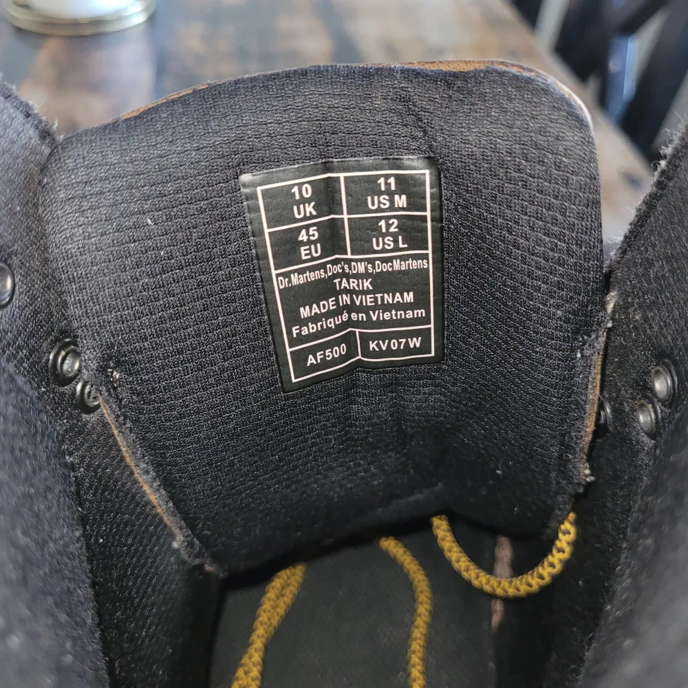 Säljer bruna fodrade Dr.Martens i storlek 45. Väldigt bekväma, perfekta höst/vinterkängor.   Skriv om ni har frågor! Mvh: Leonardo. Skor.