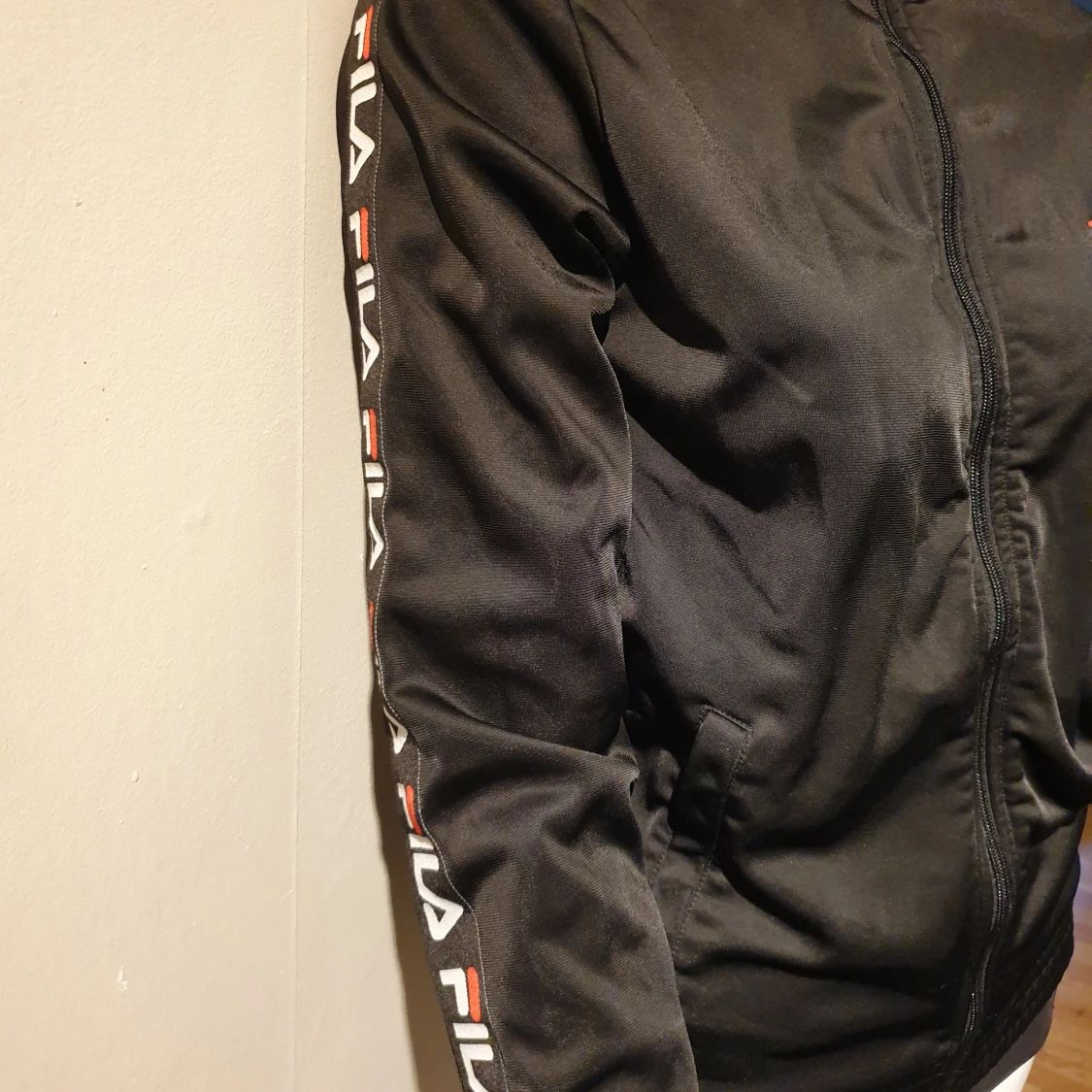 Svart träningsjacka från Fila - 1