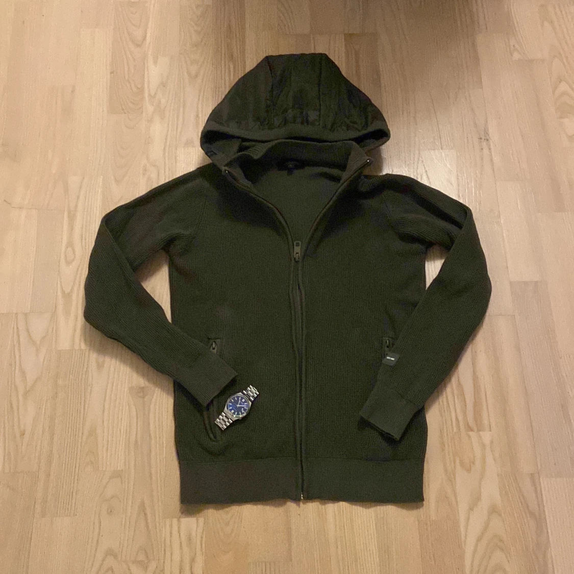 Olivgrön cardigan från Indicode S