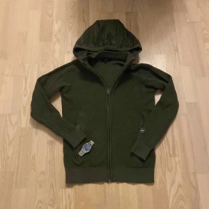 Olivgrön cardigan från Indicode S - Olivgrön cardigan från indicore i storlek S, använd ett fåtal gånger