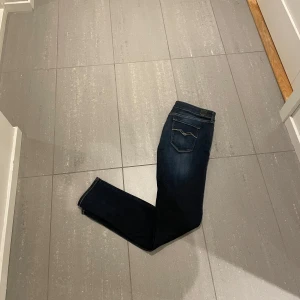 Replay jeans  - Säljer nu dessa Replay jeans, skriv för fler bilder/frågor🙌🏼