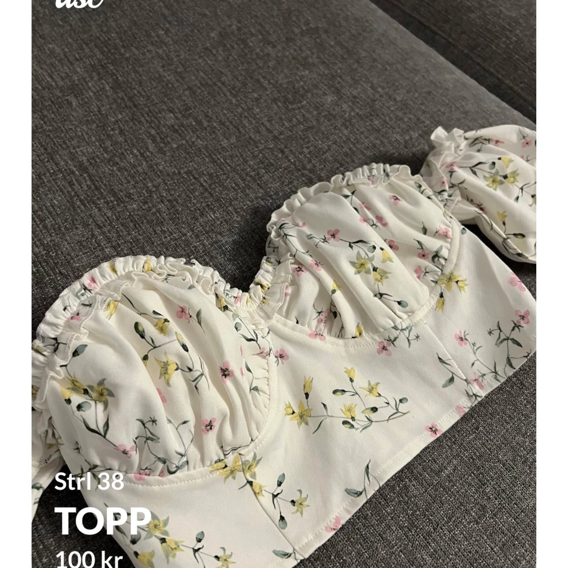 Blommig offshoulder topp från Missguided