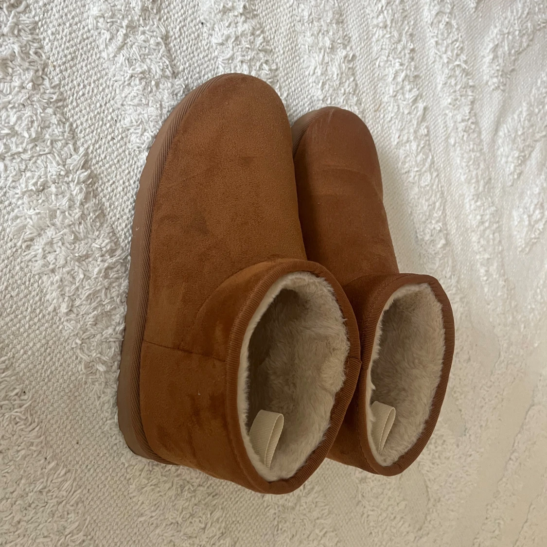 Uggliknade boots med foder - 1