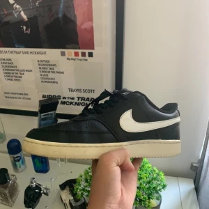 Säjer Nike skor  - Säljer Nike skor för att det inte används mera 