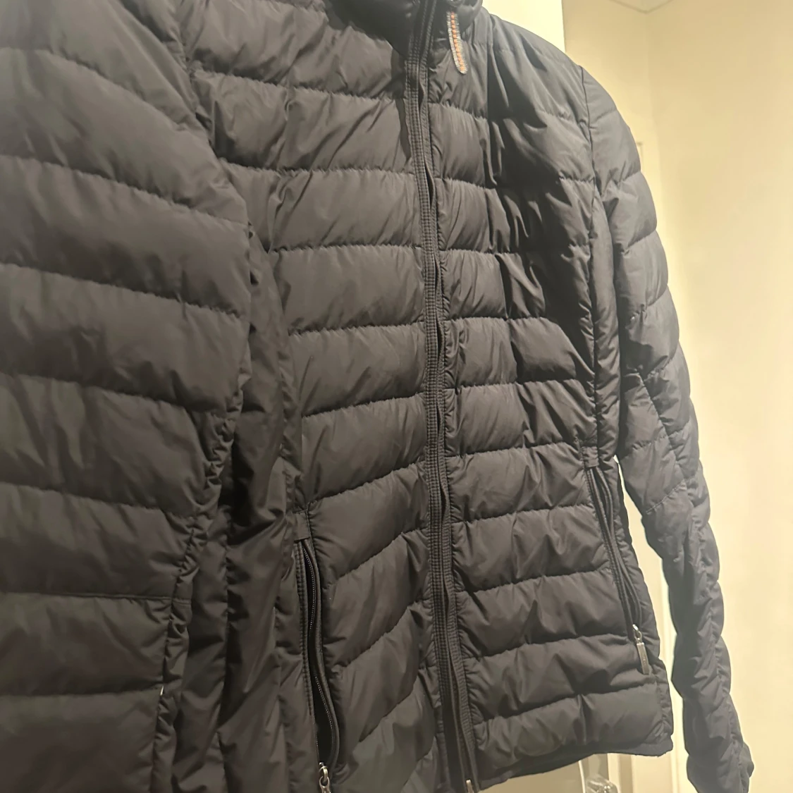 Svart pufferjacka från Parajumpers - 92