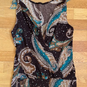 Tröja Y2K - Paljetterad tröja i bra kvalite. 2000-tal och storlek S💕