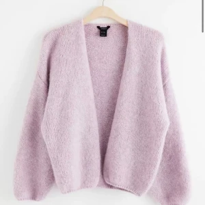 Lila kofta  - Helt slutsåld lila kofta från Lindex i jätte bra skick ! Inte nopprig alls 💕