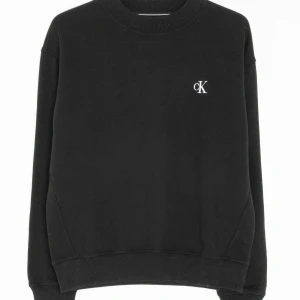 calvin klein tröja  - helt som ny calvin klein svart tröja, använd 2-3 gånger 