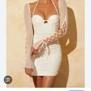 Oh polly - Använd cirka 1 gång, passar M/L  