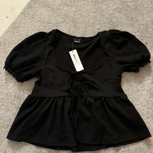 Svart topp - Helt ny topp från Gina!💕nypris 279