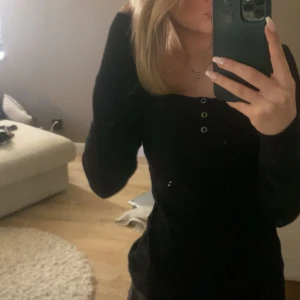 Tröja med knappar - Bra skick kommer inte till användning längre 