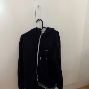 Hugo boss hoddie xl - Väldigt bra anv fåtal gånger