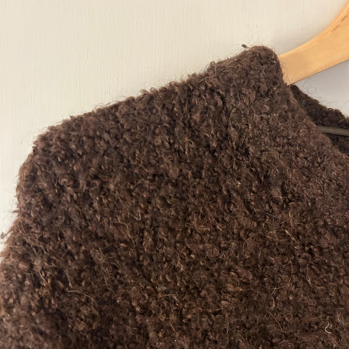 Brun fluffig tröja - 90