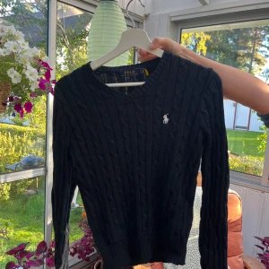 Ralph lauren tröja  - Säljer denna fina Ralph lauren tröja som är i bra skick 💖 Nästan aldrig använd och har Inga defekter alls.