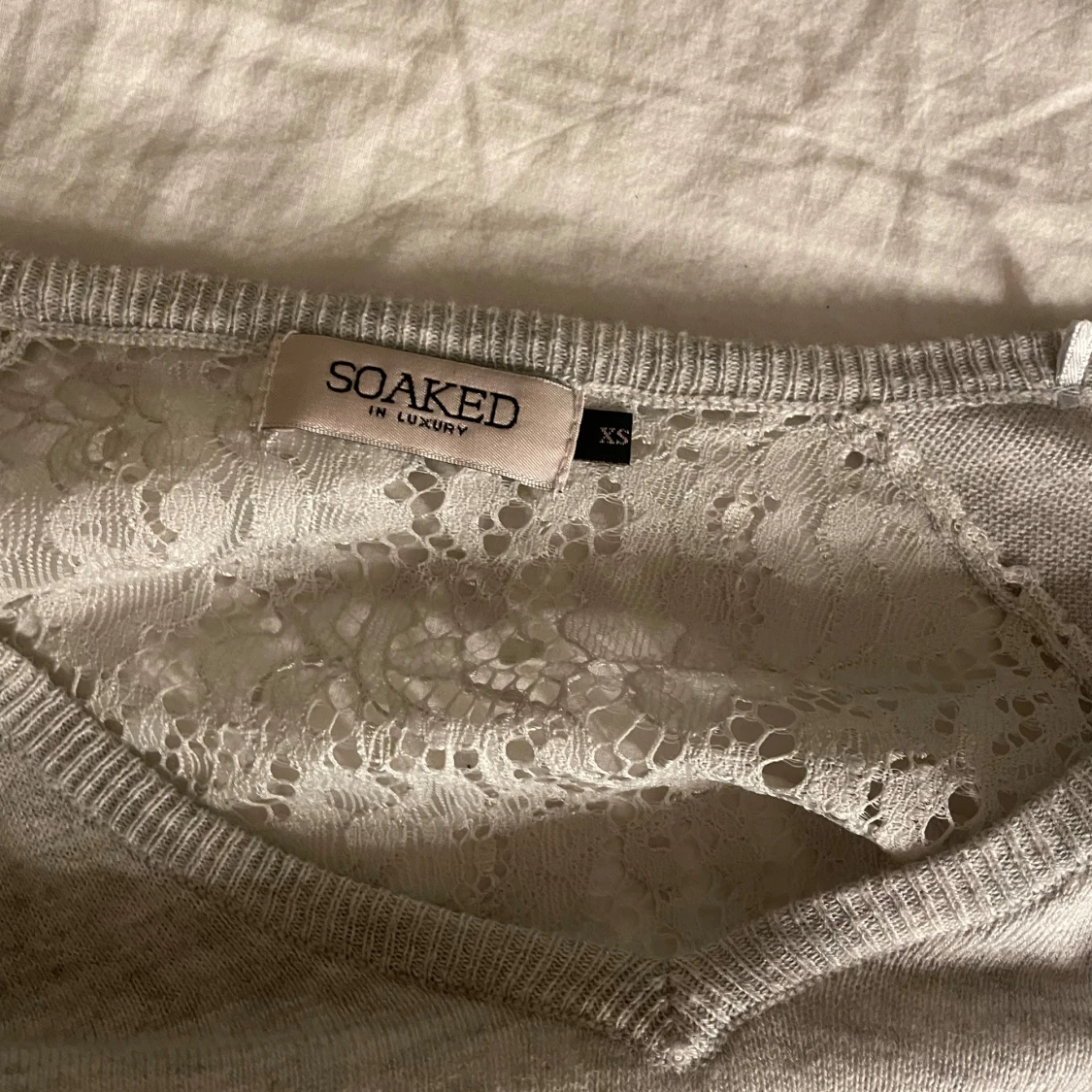 Tunn tröja med spets! - 91