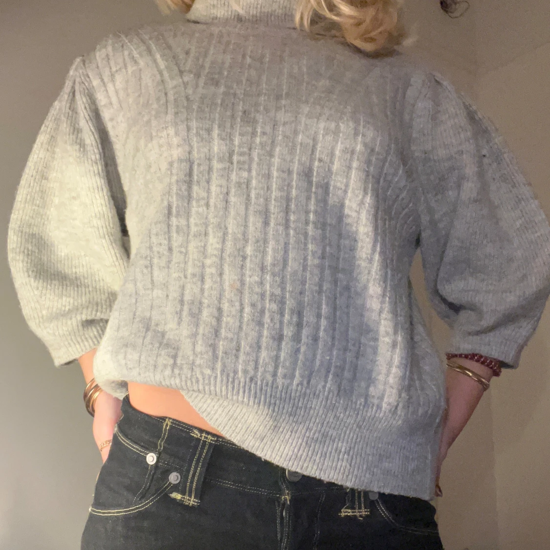 Grå ribbad polotröja - 92