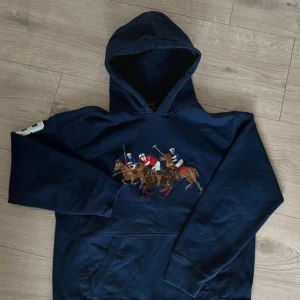 Ralph lauren hoodie - Polo Ralph lauren hoodie Storlek-S Längd-60cm Axelbredd-44cm
