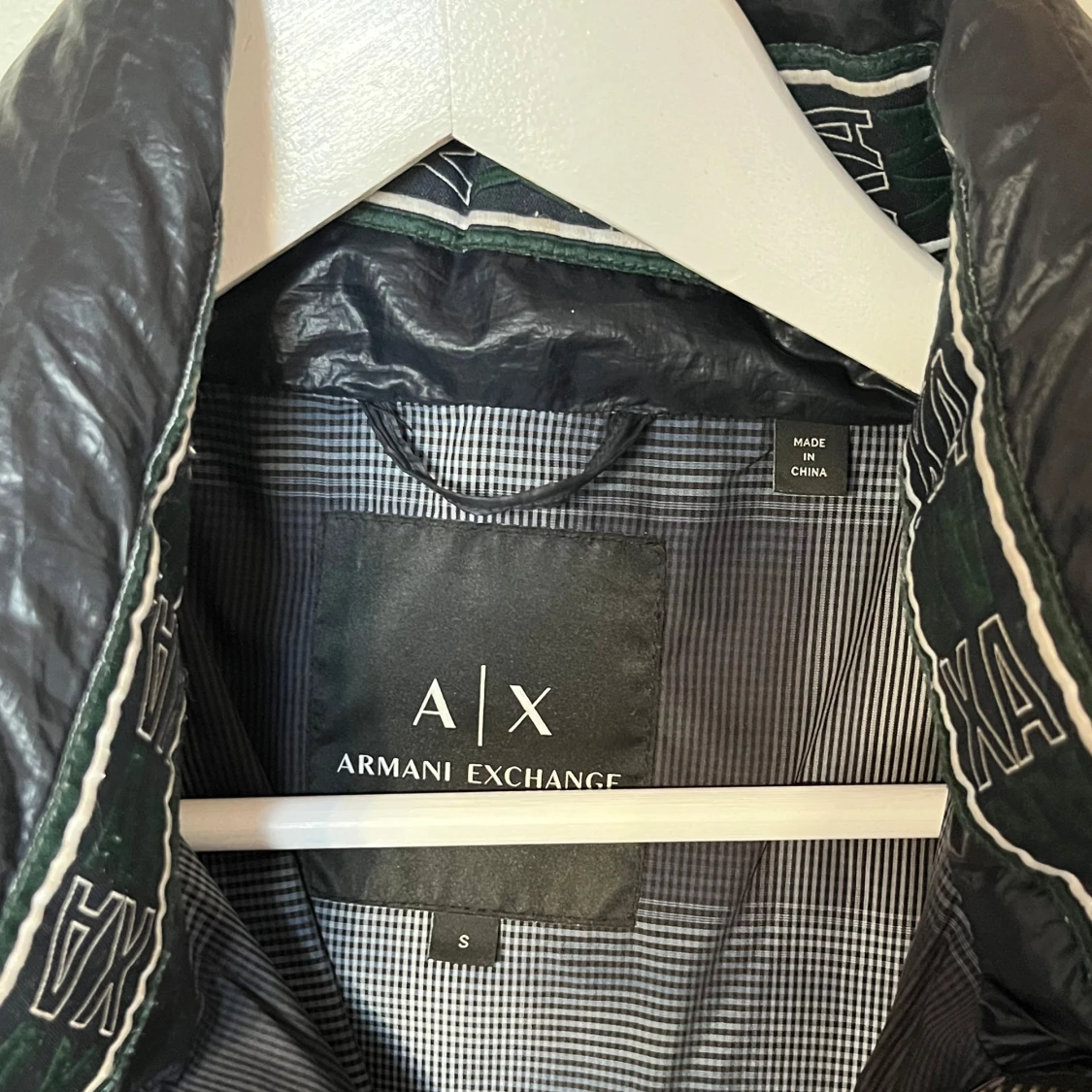 Svart pufferjacka från Armani Exchange - 93