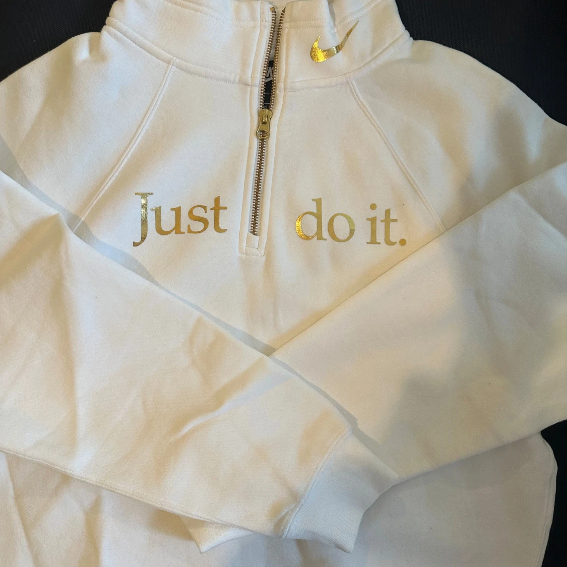 Nike- vit tröja med hög krage